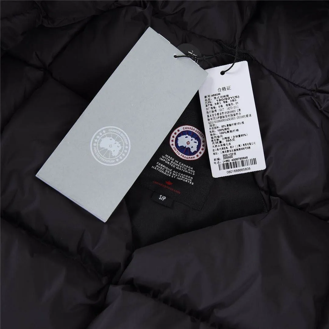 P780 with dust bag) Canada Goose Canada Goose #Expedition expedition parka classic down jacket ➖ Imported 21-count polyester-cotton blended original fabric [last year’s 16-count/18-count hard fabrics have been completely eliminated, this year all use 21-count genuine synchronized fabrics, the soft mid-band feels delicate and textured], genuine synchronized Feather-Light 10D waterproof coated fabric, made of 84.5% polyester fiber and 15.5% cotton, 100% the best feel in the entire network! ➖ The genuine official website is synchronized with the national standard 80 white duck down, you can check the official website customer service, there will never be a series of misleading claims such as 90 down or goose down! ➖ Using the best nylon lining with double double-layer sealing design, velvet-proof No. 7 needle + grid-filled down ready-made garments, there is 100% no so-called velvet running! ➖ The cuffs are designed with thickened seamless threads, and the collar and pockets are lined with top-quality polar fleece to keep you warm and comfortable! ➖ Yoshida YKK provides original custom-made electroplated sliders. YKK two-way lockable zippers are tight and smooth and will not peel off paint! ➖ 3M composite guarantees that the Velcro is the same as the original, durable, and all accessories and hardware are custom-made! ➖ Imported BEHRINGER embroidery machine to customize the 10,000-needle embroidery logo, 98% of which can be reproduced to restore the original logo. You can check and compare on the official website! ➖ The fur collars are all made of large pieces of Western Canadian blue wolf hide, ensuring that each fur collar is 13-15cm wide! 08 models for men and women SIZE: XS S M L XL XXL